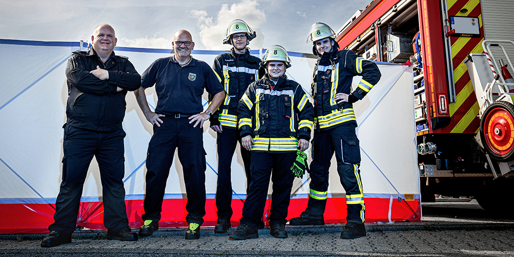 Dirk Reinartz, fire brigade squad leader, and the team of the Langerwehe fire department