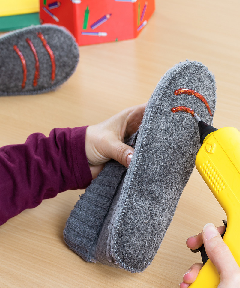 Glue sticks – homemade slip-resistant soles