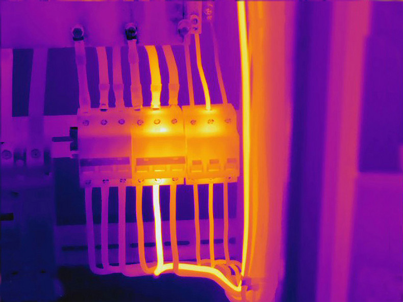 Thermography with the thermal imaging camera IC300 from Trotec