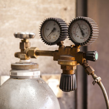 Tightness test of gas cylinders